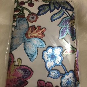 Flower pattern passport holder